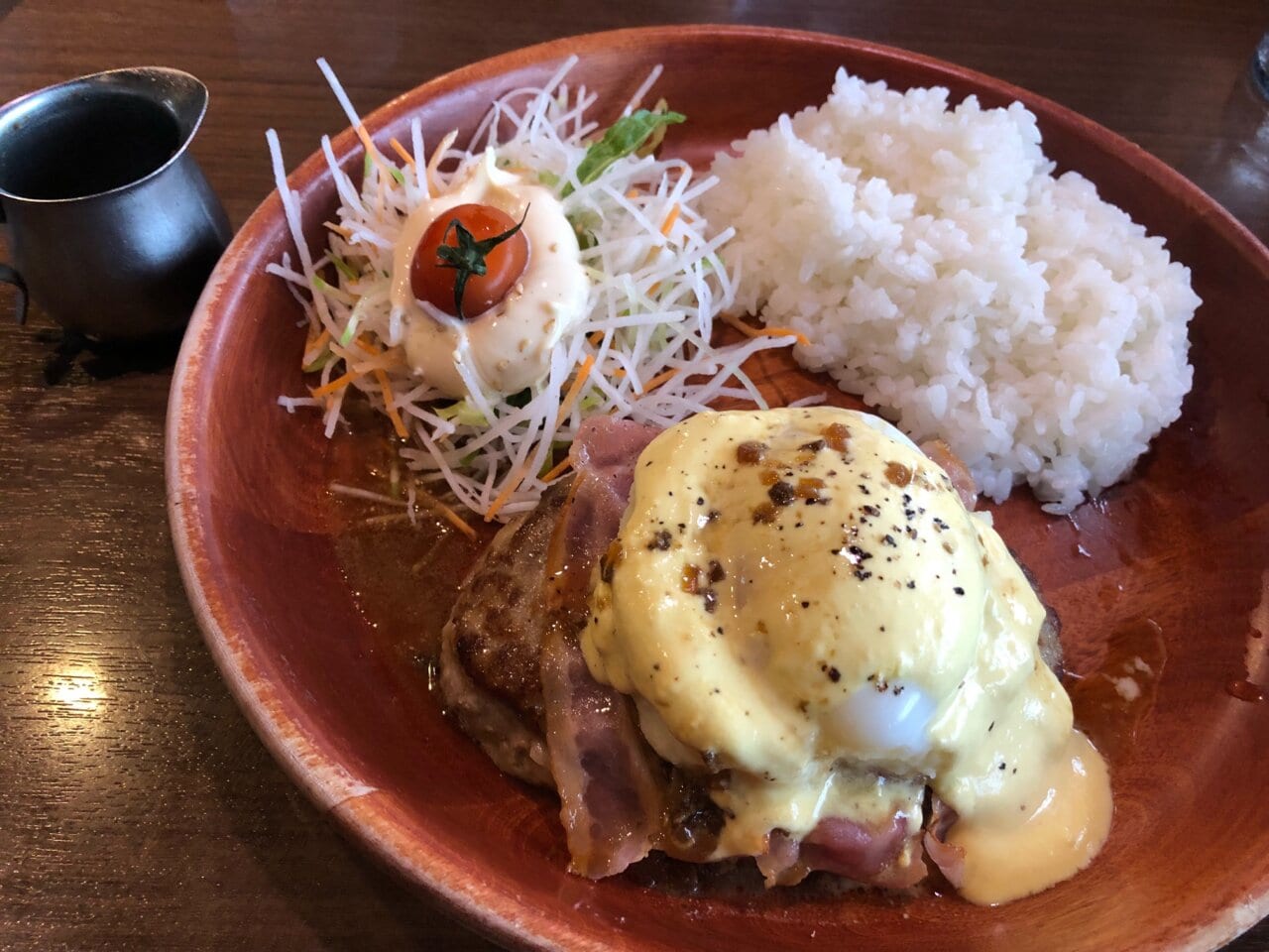 びっくりドンキーベーコンエッグベネバーグ