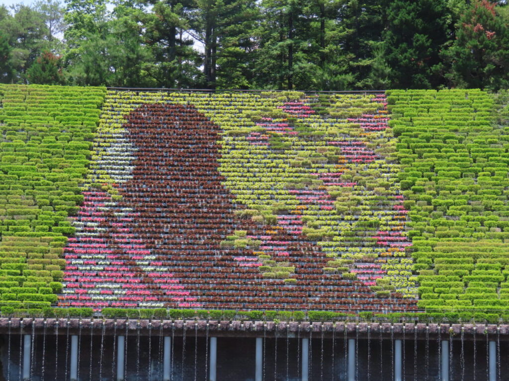 花と水のタペストリー